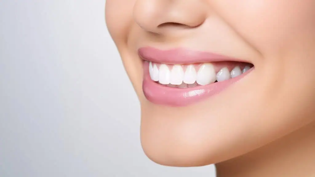 Dental Treatments to Achieve a Pearly White Smile