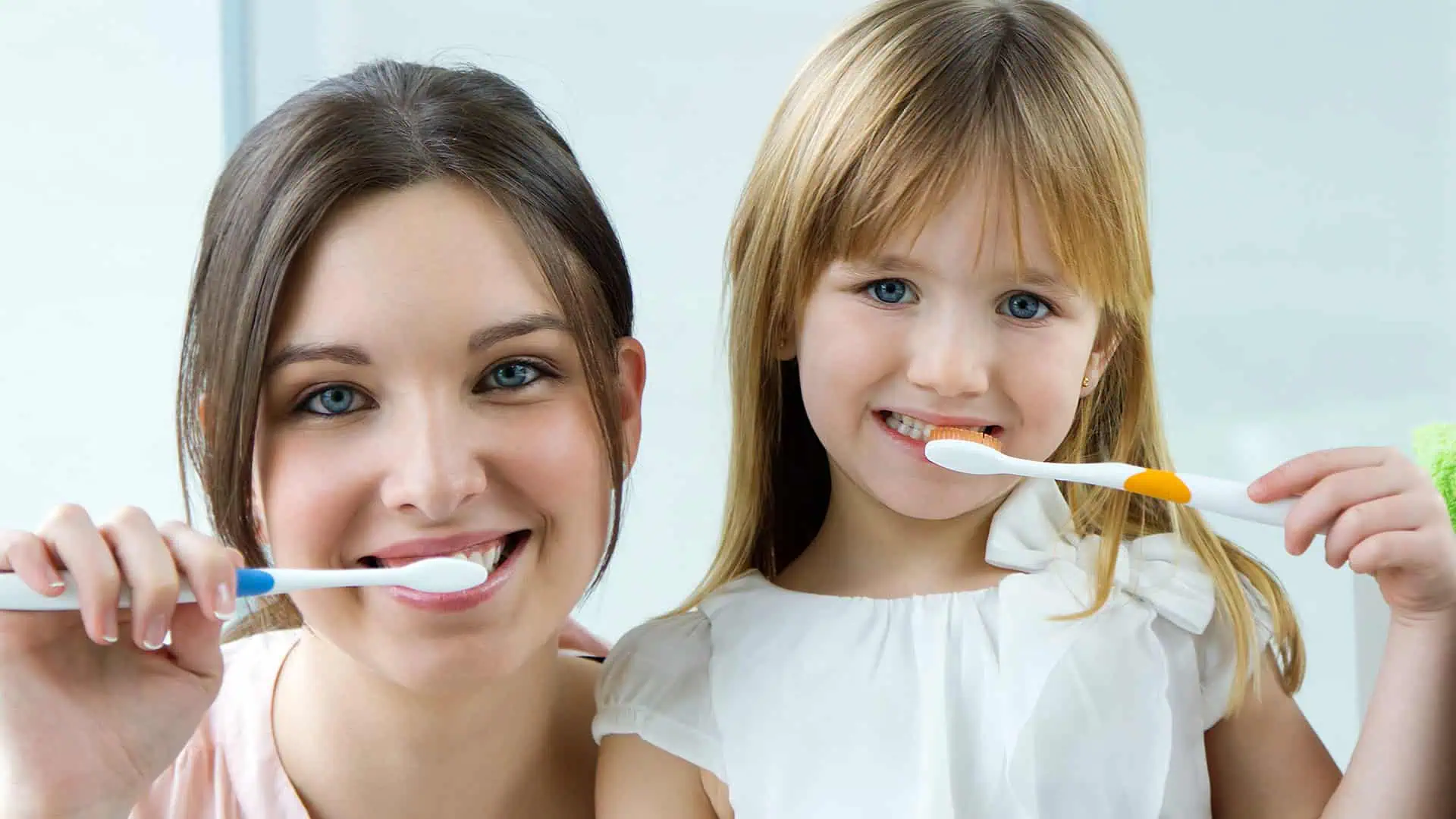 Holiday Oral Care: Tips to Keep Your Teeth Healthy During Festivities